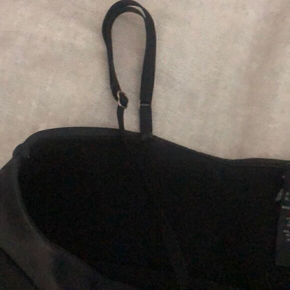 Banana Republic black cami sz S with satin trim - Picture 3 of 4